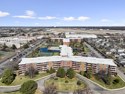 Tiny photo for 16 E Old Willow Road #223S, Prospect Heights, IL 60070 (MLS # 12592392)