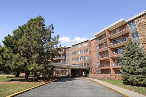 Photo of 16 E Old Willow Road #223S, Prospect Heights, IL 60070 (MLS # 12592392)