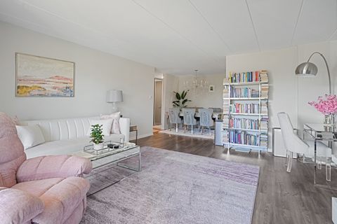 Tiny photo for 16 E Old Willow Road #223S, Prospect Heights, IL 60070 (MLS # 12592392)