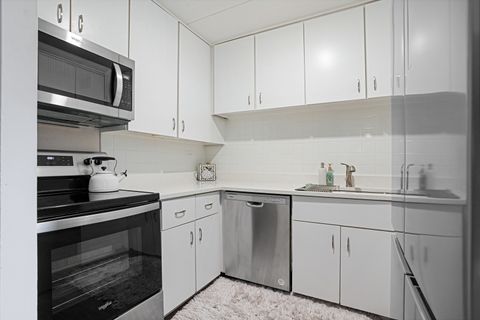 Tiny photo for 16 E Old Willow Road #223S, Prospect Heights, IL 60070 (MLS # 12592392)