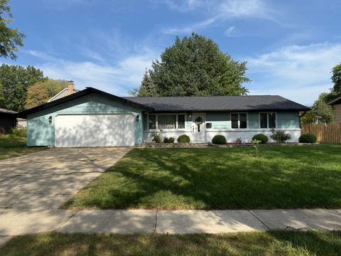 Photo of 1309 Fairlane Drive, Schaumburg, IL 60193 (MLS # 12478332)
