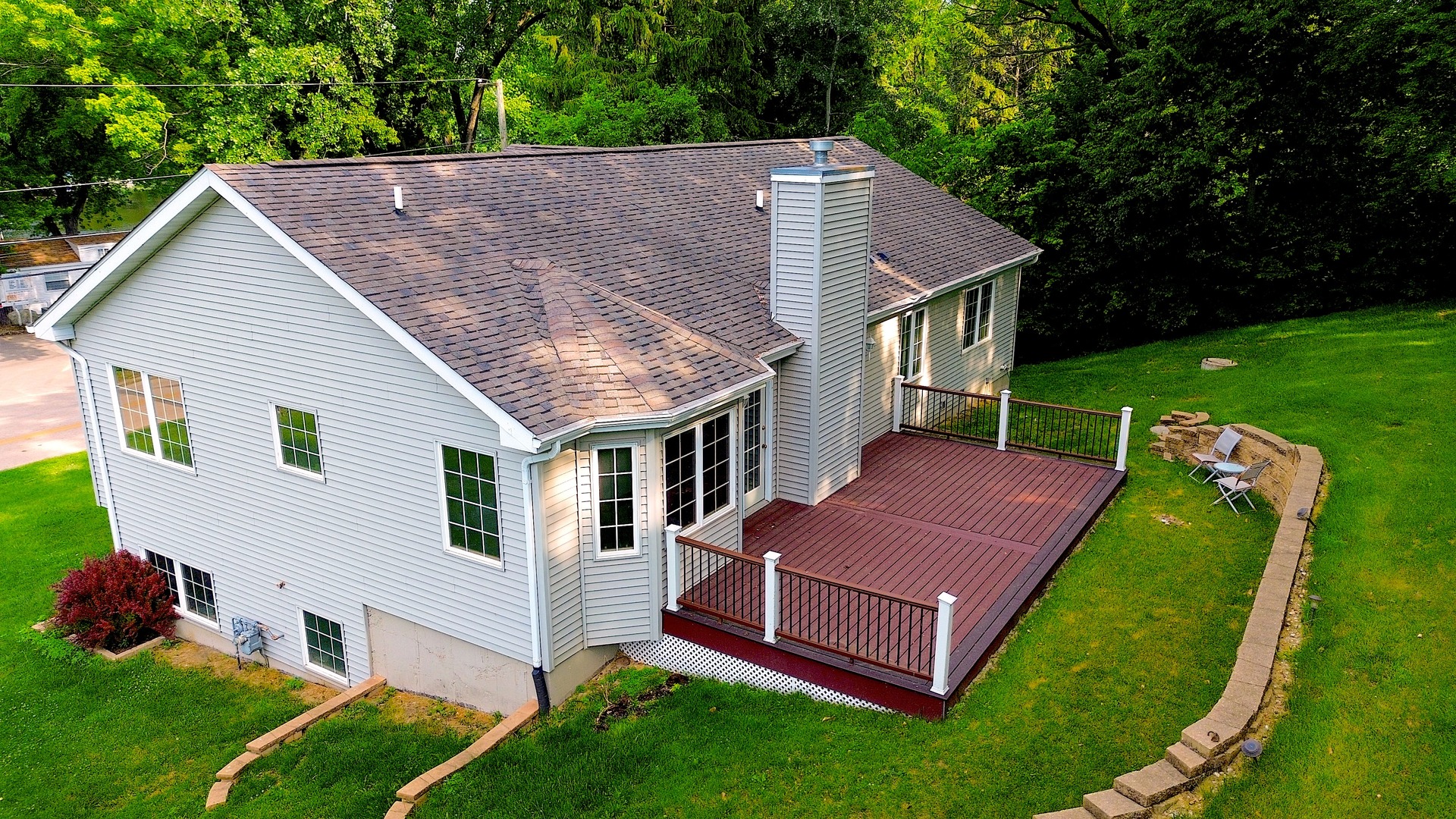 38815 N Broadway Avenue