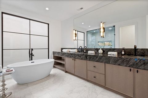 Tiny photo for 3846 N Bell Avenue, Chicago, IL 60618 (MLS # 12560638)