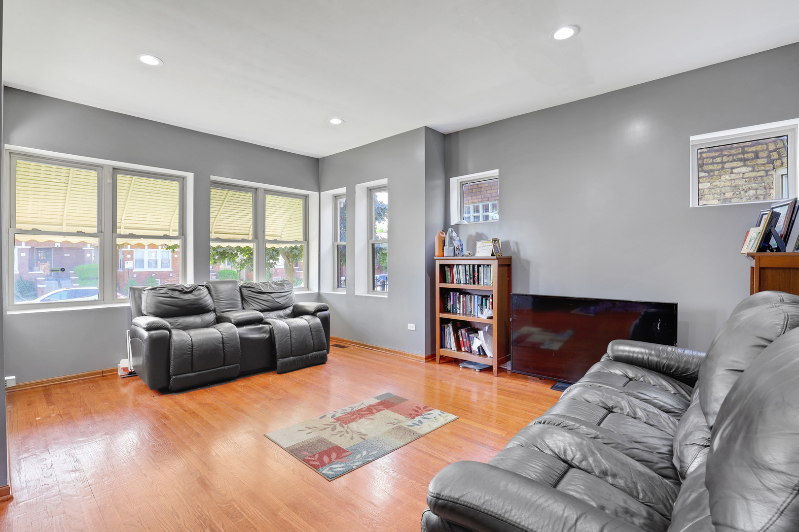 1511 N Monitor Avenue