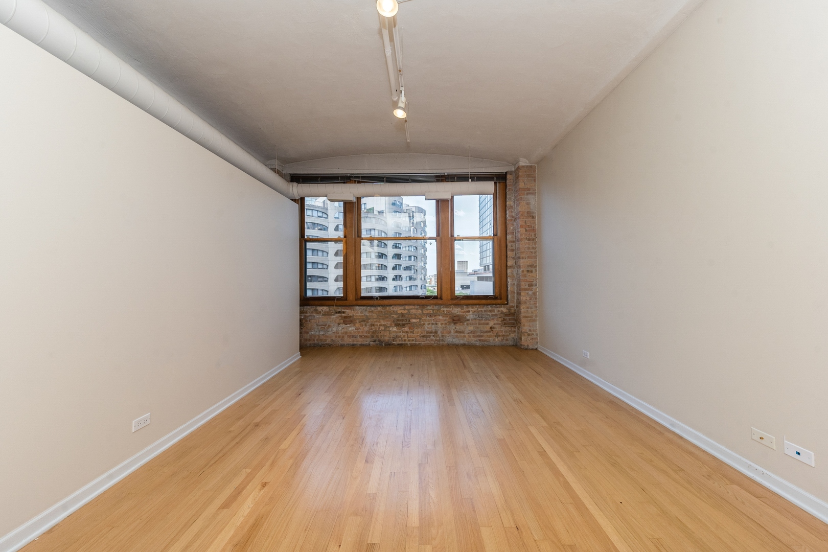 801 S Wells Street 507