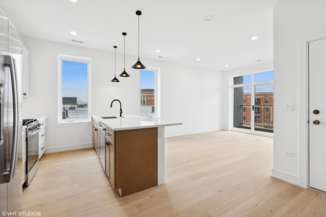 3219 N ELSTON Street 2