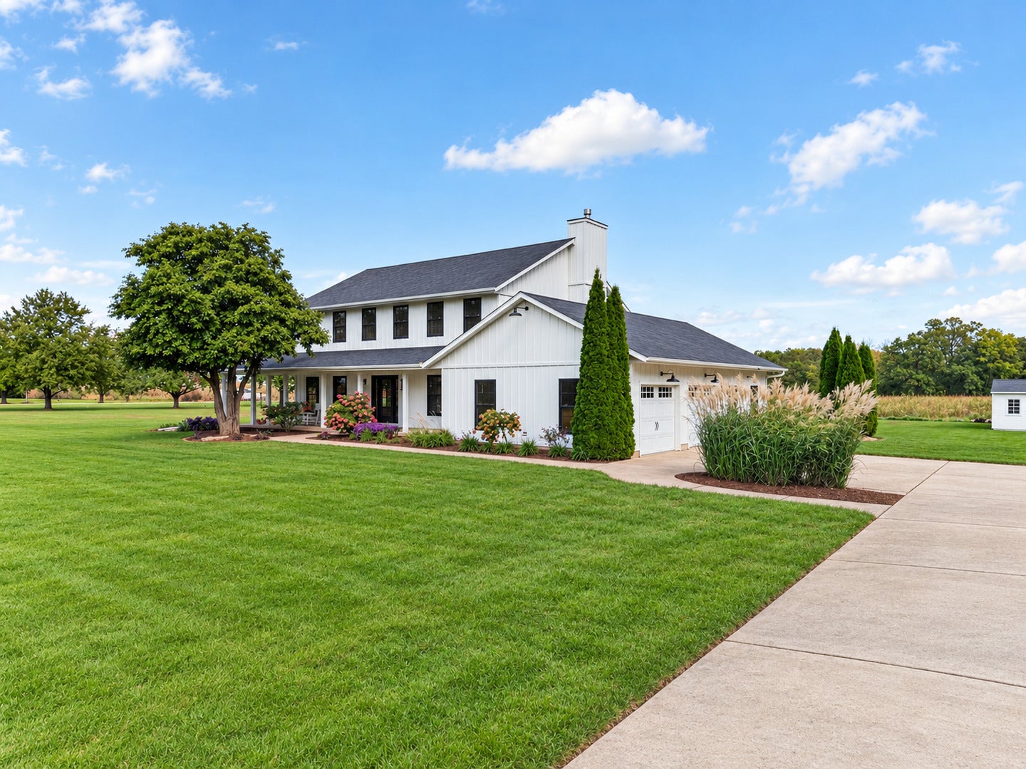 3104 E 1888th Road