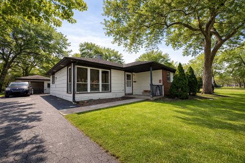 Tiny photo for 2109 Park Street, Rolling Meadows, IL 60008 (MLS # 12615232)