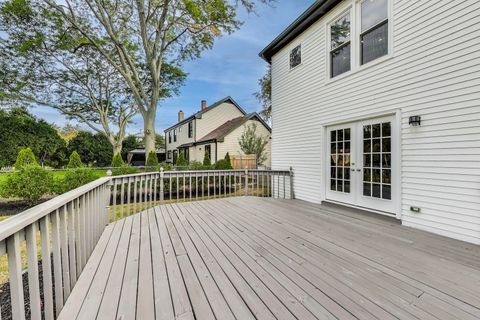 Tiny photo for 927 Garfield Avenue, Libertyville, IL 60048 (MLS # 12470137)