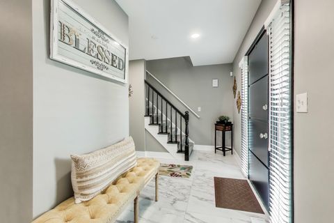 Tiny photo for 927 Garfield Avenue, Libertyville, IL 60048 (MLS # 12470137)
