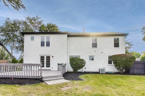 Tiny photo for 927 Garfield Avenue, Libertyville, IL 60048 (MLS # 12470137)