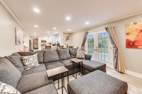 Tiny photo for 927 Garfield Avenue, Libertyville, IL 60048 (MLS # 12470137)
