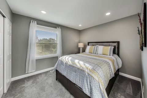 Tiny photo for 927 Garfield Avenue, Libertyville, IL 60048 (MLS # 12470137)