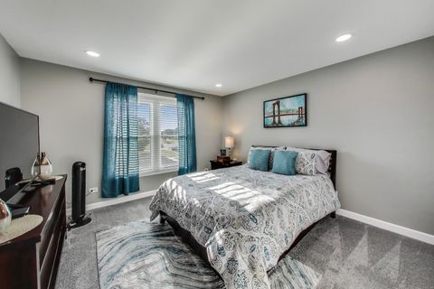 Tiny photo for 927 Garfield Avenue, Libertyville, IL 60048 (MLS # 12470137)
