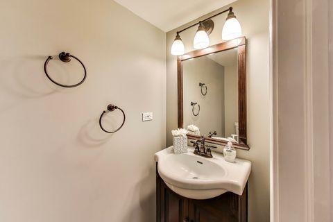 Tiny photo for 927 Garfield Avenue, Libertyville, IL 60048 (MLS # 12470137)