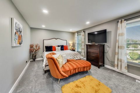 Tiny photo for 927 Garfield Avenue, Libertyville, IL 60048 (MLS # 12470137)