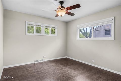 Tiny photo for 425 W Gartner Road, Naperville, IL 60540 (MLS # 12482159)