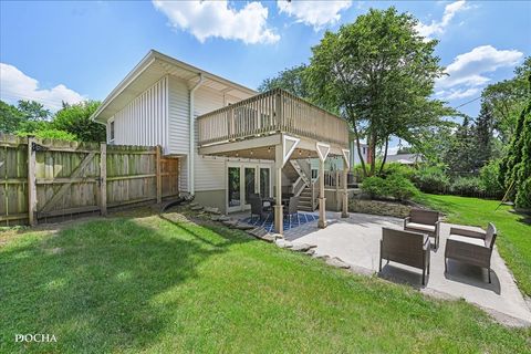 Tiny photo for 425 W Gartner Road, Naperville, IL 60540 (MLS # 12482159)