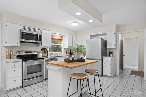 Tiny photo for 21 Partridge Square, Oswego, IL 60543 (MLS # 12732796)