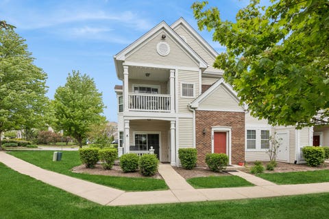 Tiny photo for 2305 Aurora Drive #8, Pingree Grove, IL 60140 (MLS # 12642307)