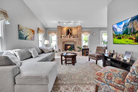 Tiny photo for 154 Newtown Drive, Buffalo Grove, IL 60089 (MLS # 12721452)