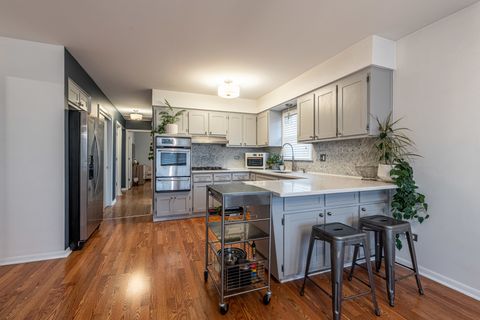 Tiny photo for 4820 W 106th Street, Oak Lawn, IL 60453 (MLS # 12524676)