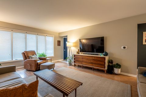 Tiny photo for 4820 W 106th Street, Oak Lawn, IL 60453 (MLS # 12524676)