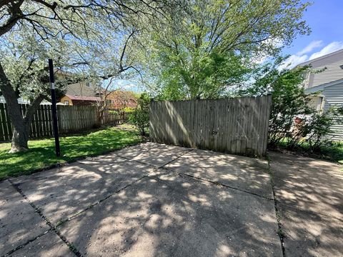 Tiny photo for 375 Longford Drive, Elgin, IL 60120 (MLS # 12628155)