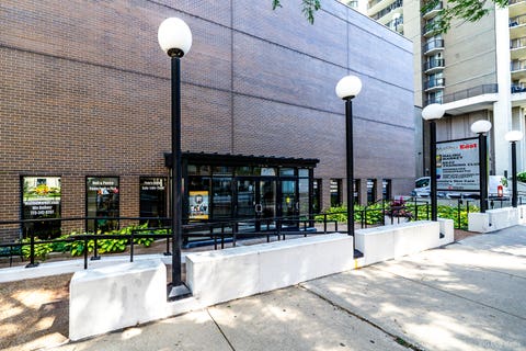 Tiny photo for 6033 N SHERIDAN Road #31M, Chicago, IL 60660 (MLS # 12720349)