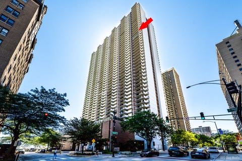 Tiny photo for 6033 N SHERIDAN Road #31M, Chicago, IL 60660 (MLS # 12720349)