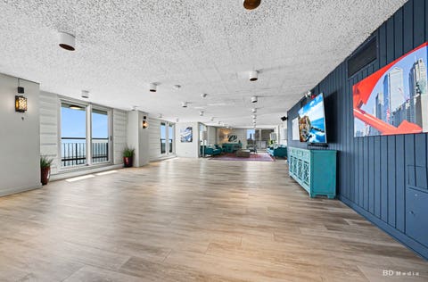 Tiny photo for 6033 N SHERIDAN Road #31M, Chicago, IL 60660 (MLS # 12720349)