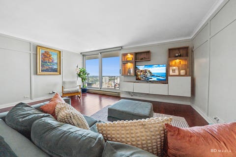 Tiny photo for 6033 N SHERIDAN Road #31M, Chicago, IL 60660 (MLS # 12720349)