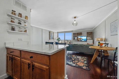 Tiny photo for 6033 N SHERIDAN Road #31M, Chicago, IL 60660 (MLS # 12720349)