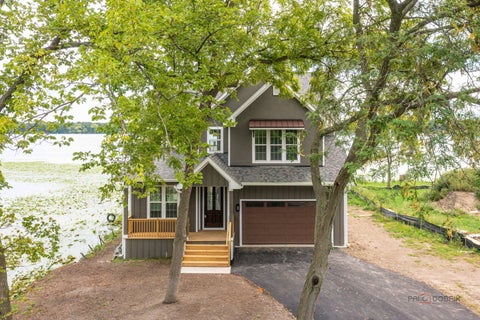 Tiny photo for 807 Lakeview Drive, Round Lake, IL 60073 (MLS # 12748116)