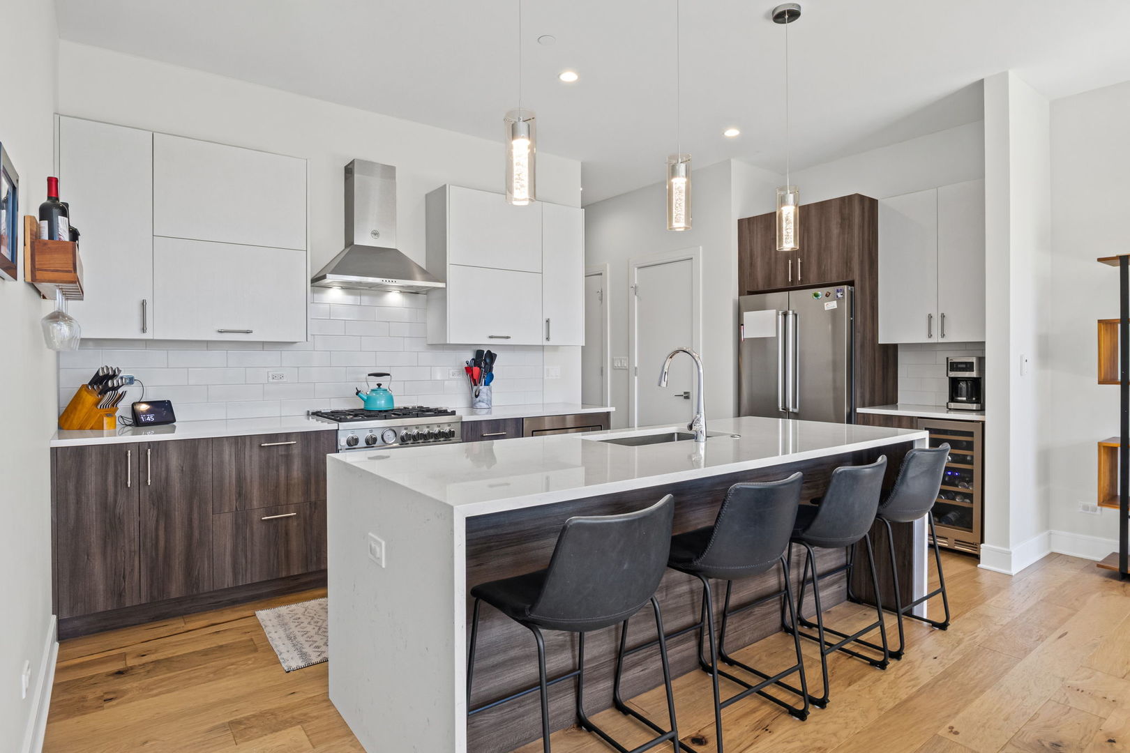 1824 W Foster Avenue 302