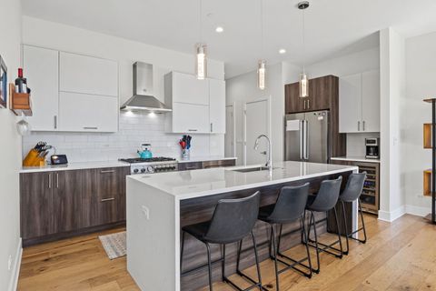 Tiny photo for 1824 W Foster Avenue #302, Chicago, IL 60640 (MLS # 12493270)