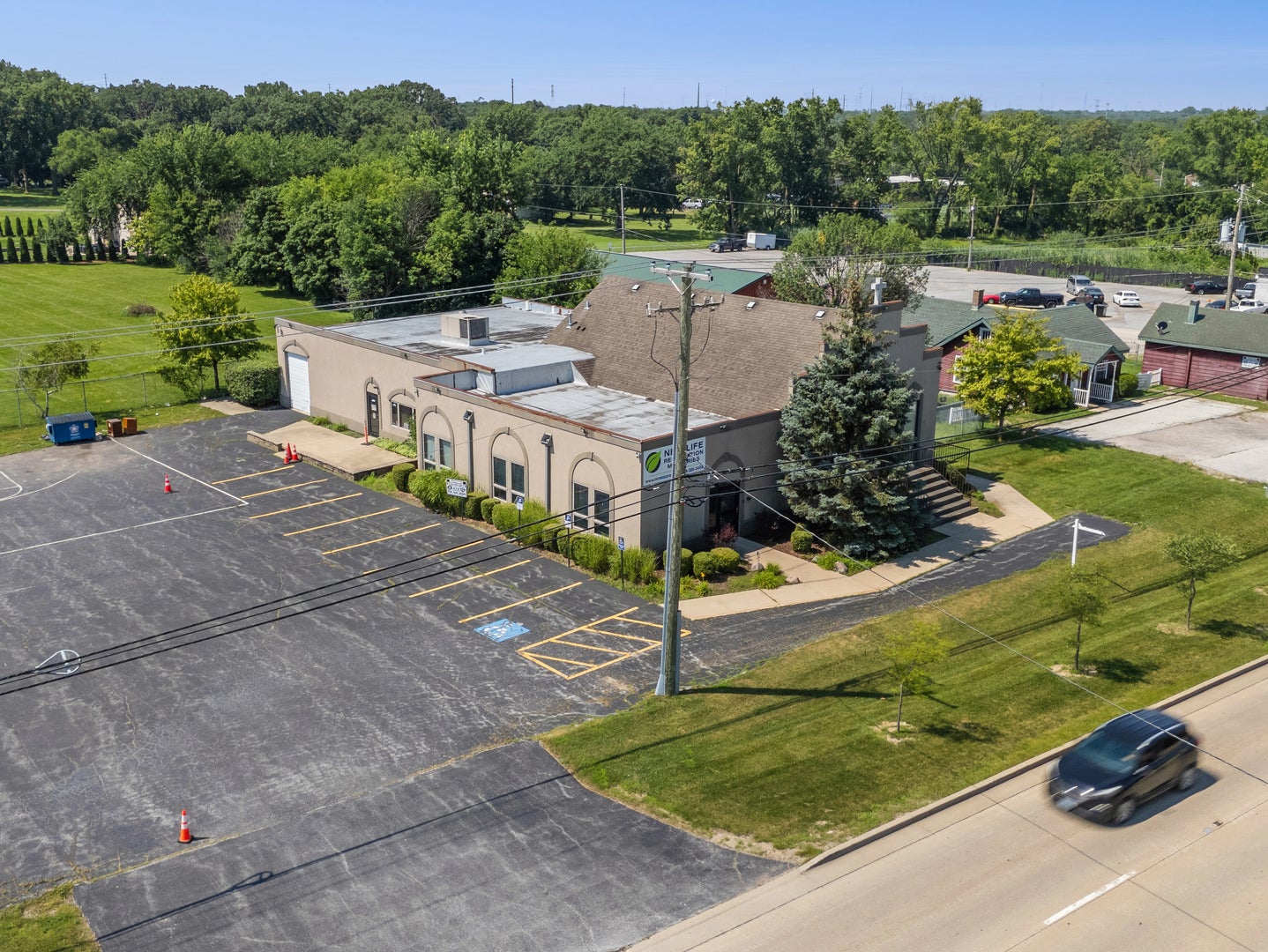 7837 W Lincoln Highway
