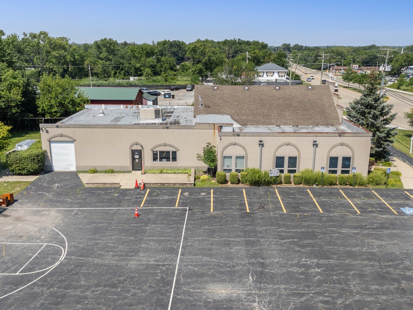7837 W Lincoln Highway