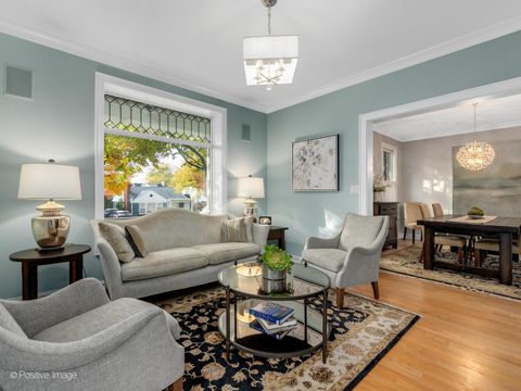 Tiny photo for 639 S Thurlow Street, Hinsdale, IL 60521 (MLS # 12525813)