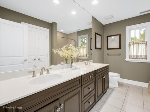 Tiny photo for 639 S Thurlow Street, Hinsdale, IL 60521 (MLS # 12525813)