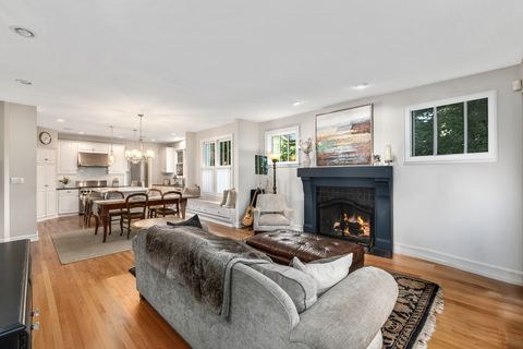 Tiny photo for 639 S Thurlow Street, Hinsdale, IL 60521 (MLS # 12525813)