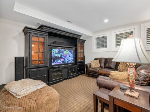 Tiny photo for 639 S Thurlow Street, Hinsdale, IL 60521 (MLS # 12525813)