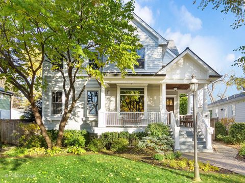 Photo of 639 S Thurlow Street, Hinsdale, IL 60521 (MLS # 12525813)