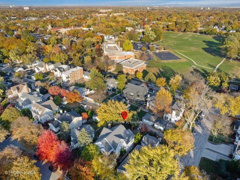 Tiny photo for 639 S Thurlow Street, Hinsdale, IL 60521 (MLS # 12525813)