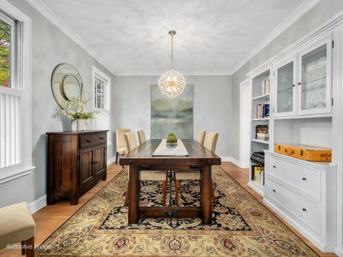 Tiny photo for 639 S Thurlow Street, Hinsdale, IL 60521 (MLS # 12525813)