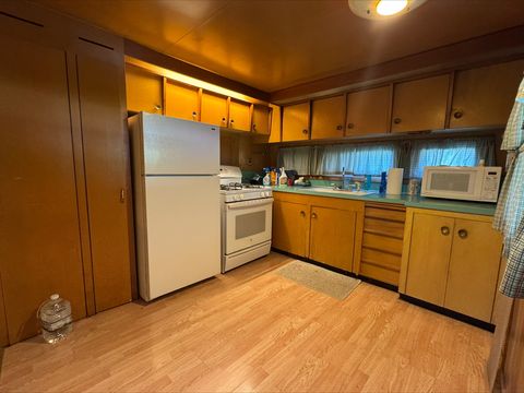 Tiny photo for 201 E Elm Street, Chatsworth, IL 60921 (MLS # 12447510)