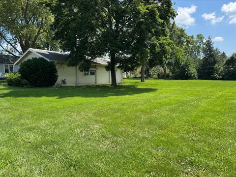 Tiny photo for 201 E Elm Street, Chatsworth, IL 60921 (MLS # 12447510)