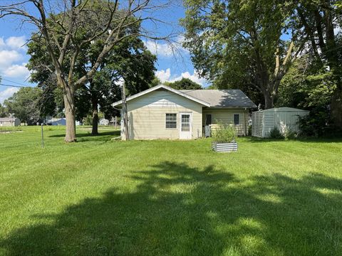 Tiny photo for 201 E Elm Street, Chatsworth, IL 60921 (MLS # 12447510)