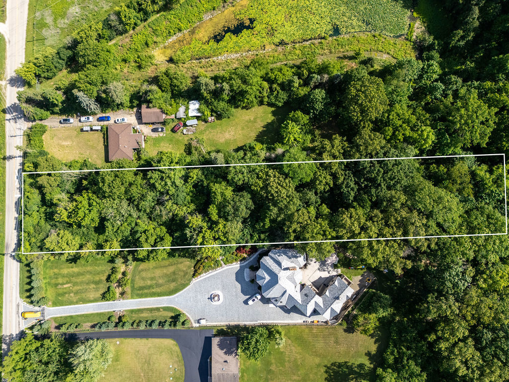 11S110 LOT Madison Street