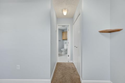 Tiny photo for 4195 Fairview Drive #4, Bettendorf, IA 52722 (MLS # 100000600)